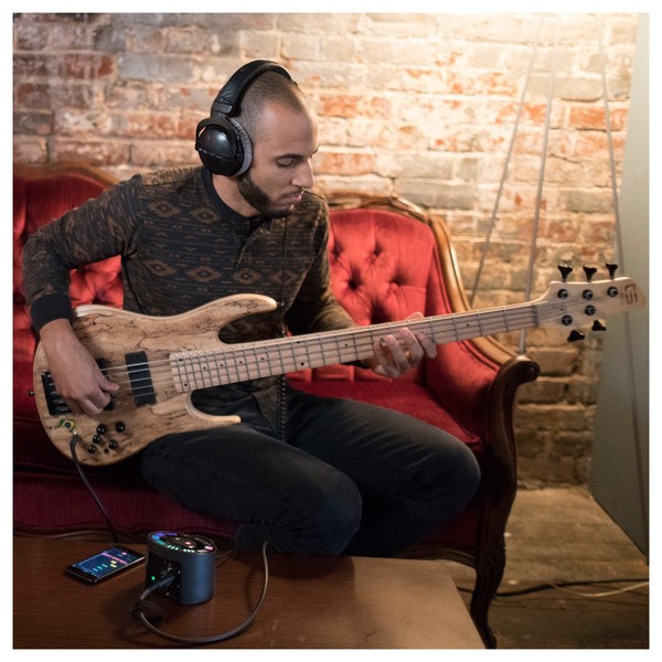 Izotope Spire Studio - Lifestyle 2