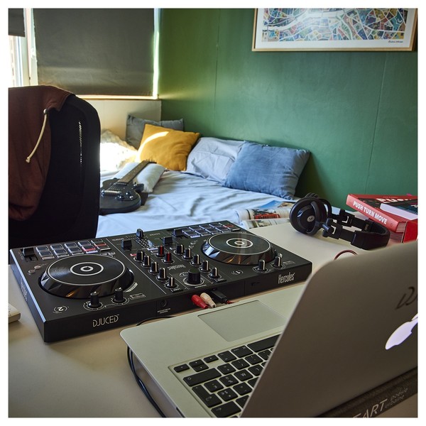Hercules DJ Control Inpulse 300 - Lifestyle 5