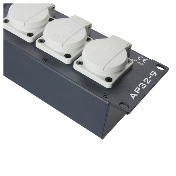 Adam Hall 19'' 9 Socket Power Strip Covered Connectors