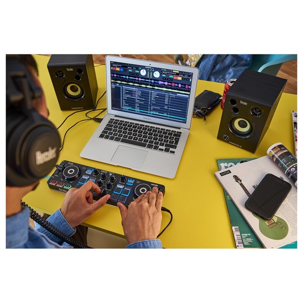 Hercules DJStarter Kit - Lifestyle 1