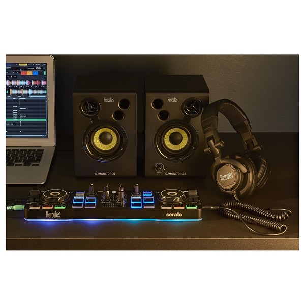 Hercules DJStarter Kit - Lifestyle 2