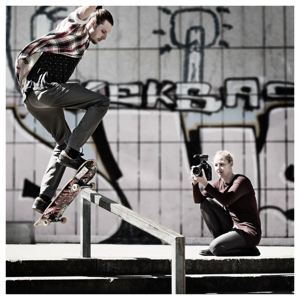 Sennheiser MKE 440 Professional Stereo Shotgun Microphone for Cameras, Skateboard Lifestyle Shot