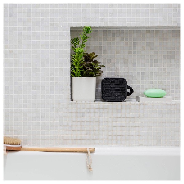 Skullcandy Barricade Mini BT Speaker Grey/Hot Lime - Lifestyle 2