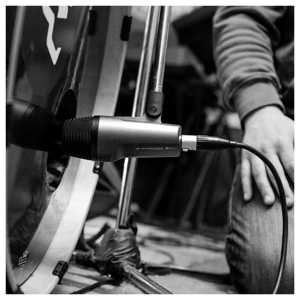 Sennheiser e602 II Dynamic Instrument Microphone, Bass Drum Shot 3