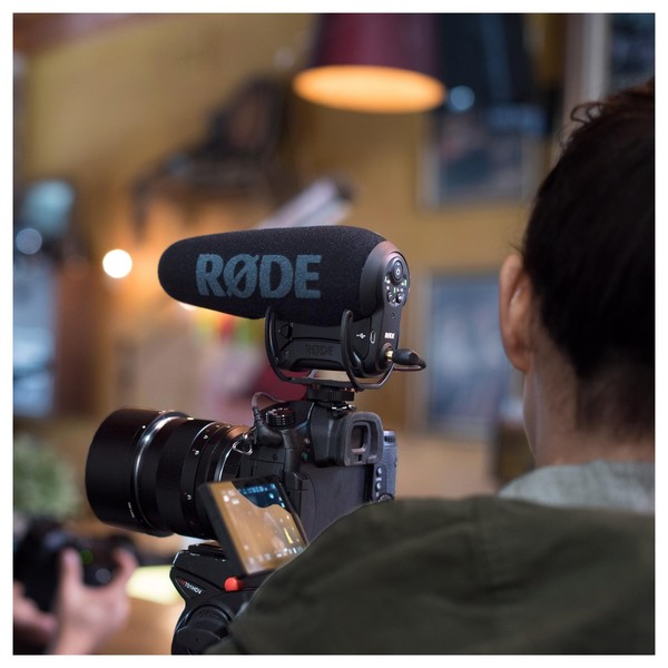 Rode Videomic Pro+ - Lifestyle 