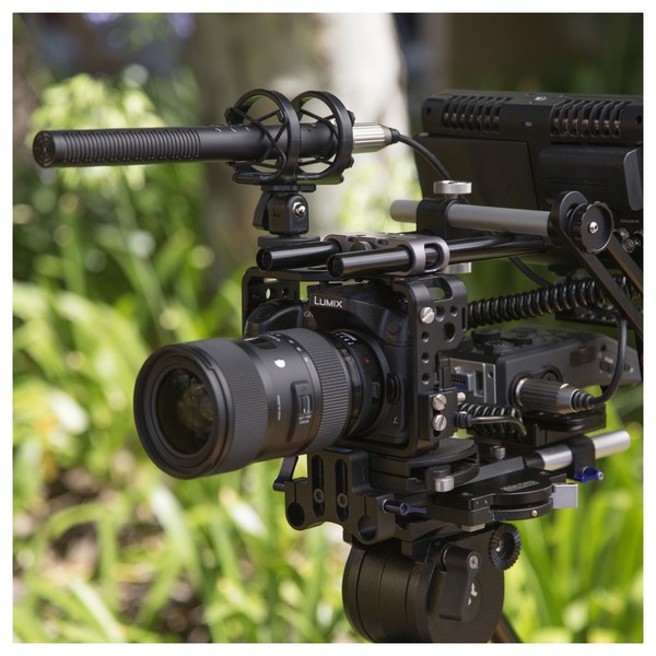 Rode NTG4 Plus Shotgun Microphone With Rechargeable Battery - Lifestyle 1