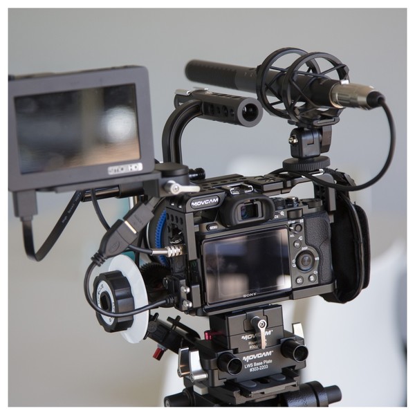 Rode NTG4+ Shotgun Microphone With Rechargeable Battery - Lifestyle 3