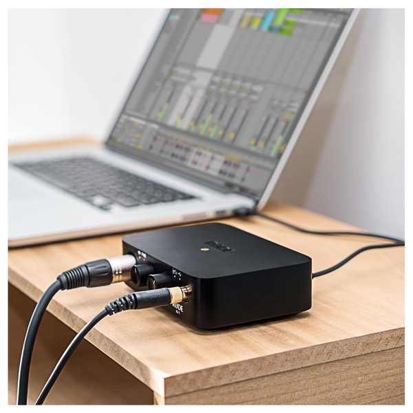 Rode AI-1 Complete Studio Kit - Bundle With Rode NT1 - Lifestyle 1