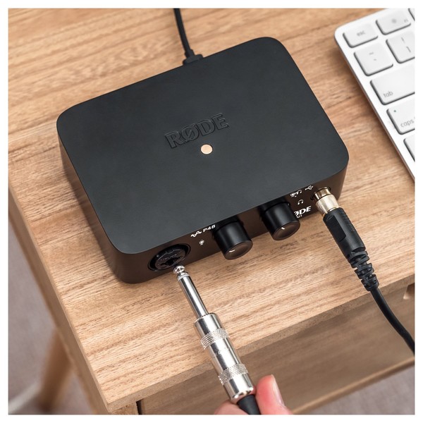 Rode AI-1 Complete Studio Kit - Bundle With Rode NT1 - Lifestyle 3
