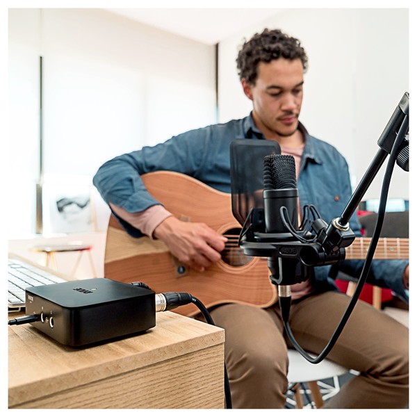Rode AI-1 Complete Studio Kit - Bundle With Rode NT1 - Lifestyle 5