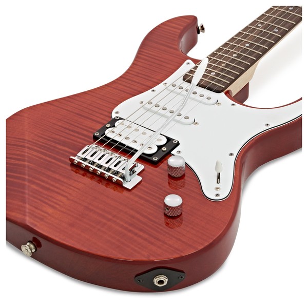 Yamaha Pacifica 212VFM, Flame Maple, Caramel Brown close