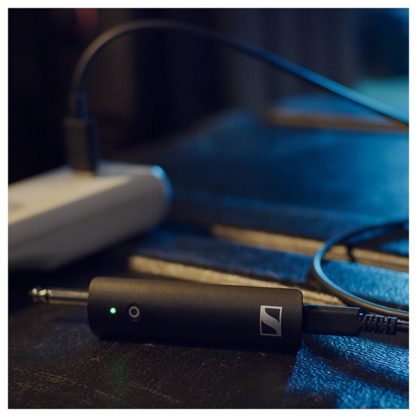 Sennheiser XSW-D Digital Wireless System, Instrument Base Set, Charging Up