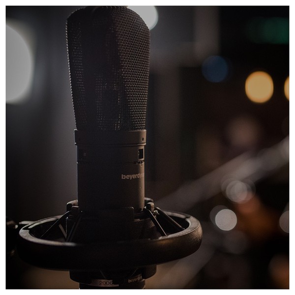 beyerdynamic MC 840 Large-Diaphragm Condenser Microphone, Lifestyle Shot