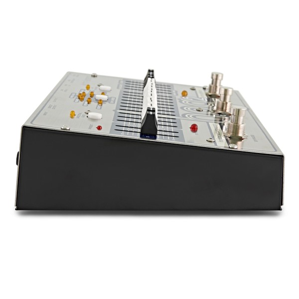 Electro Harmonix HOG2 Harmonic Octave Generator side
