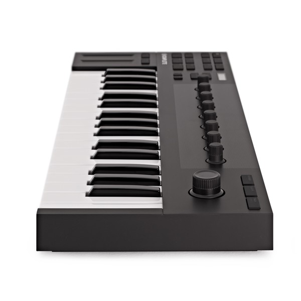 Native Instruments Komplete Kontrol M32 | Gear4music
