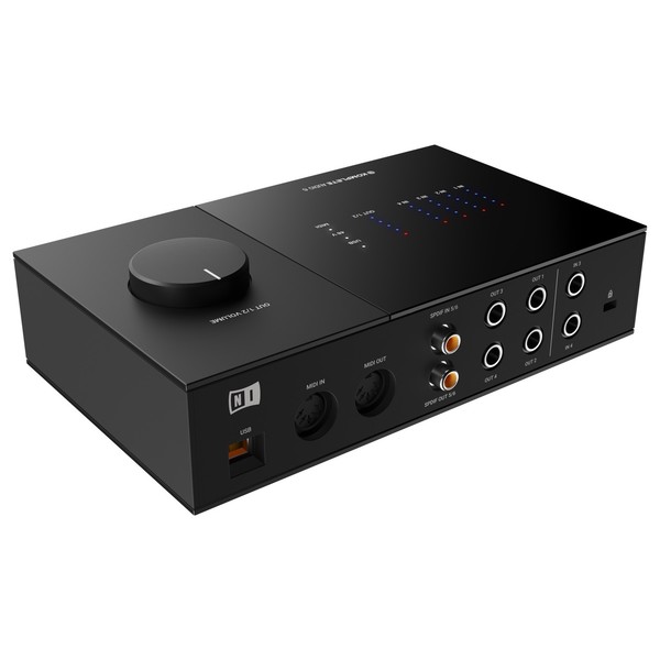 Komplete Audio 6 MK2 angle 2