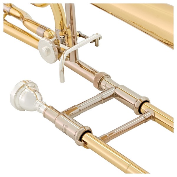 Yamaha YSL640 Professional Bb/F Trombone with Medium-Large Bore, Mouthpiece