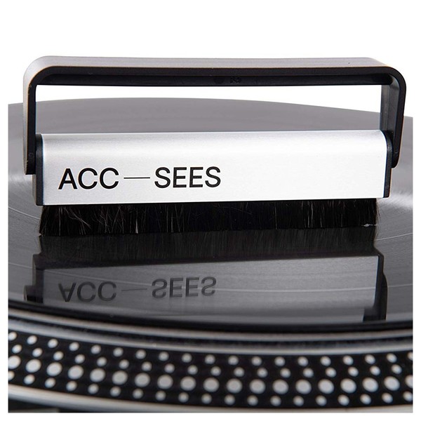 Acc-Sees Carbon Fiber brush lifestyle 