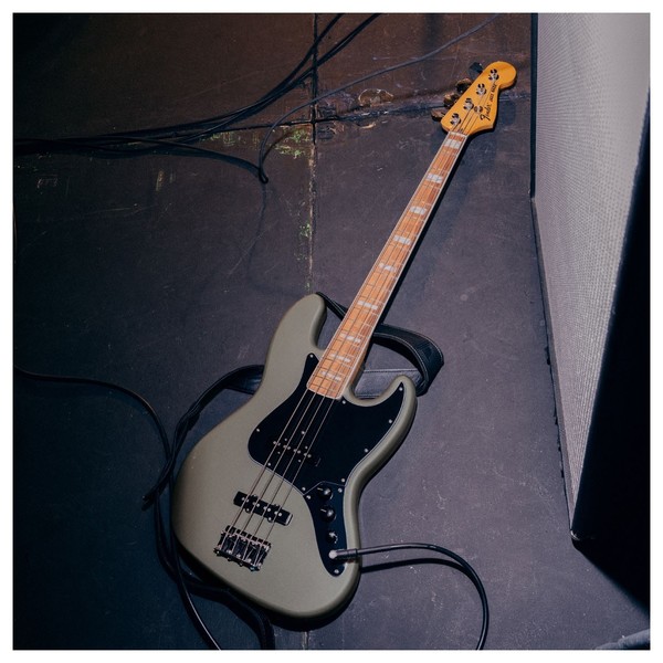 Fender vintera 70 jazz bass hotsell