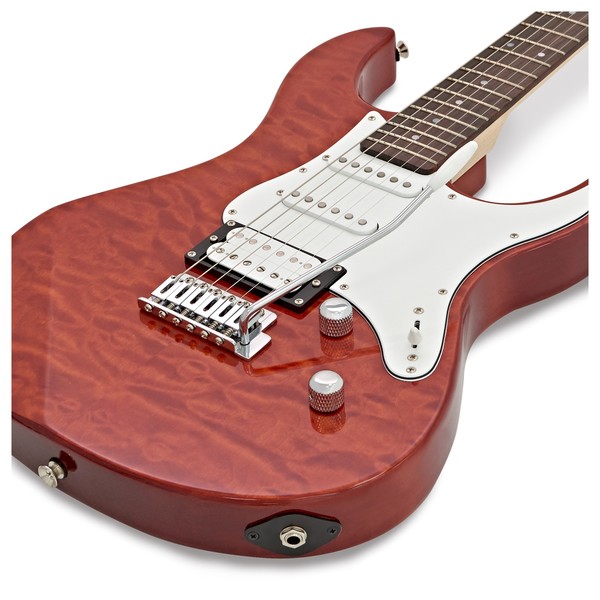 Yamaha Pacifica 212VQM, Quilted Maple, Caramel Brown close