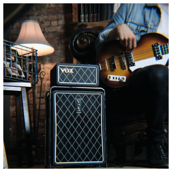 Vox MSB50 Mini Superbeetle Bass - Lifestyle 2