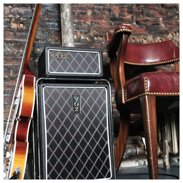 Vox MSB50 Mini Superbeetle Bass - Lifestyle 4