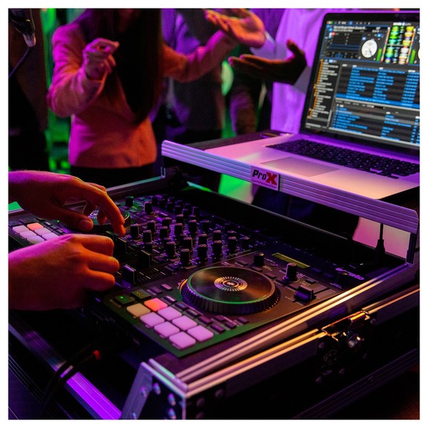 Roland DJ-707M - Lifestyle