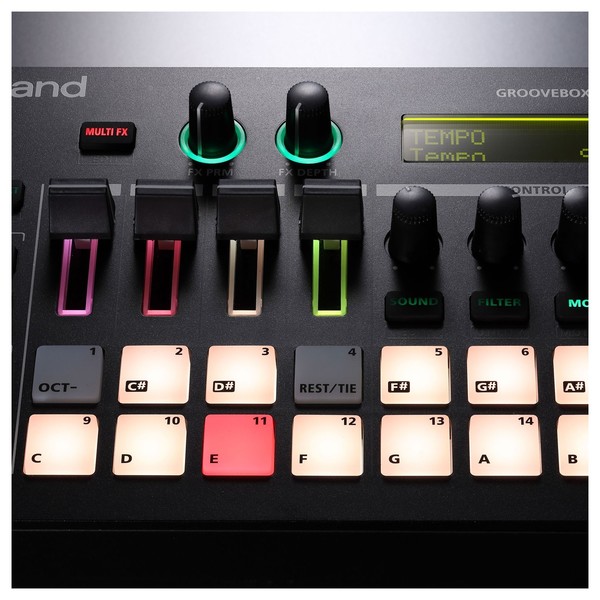 Roland MC-101 グルーヴボックス Roland MC 101 - moduł brzmieniowy, sekwencer