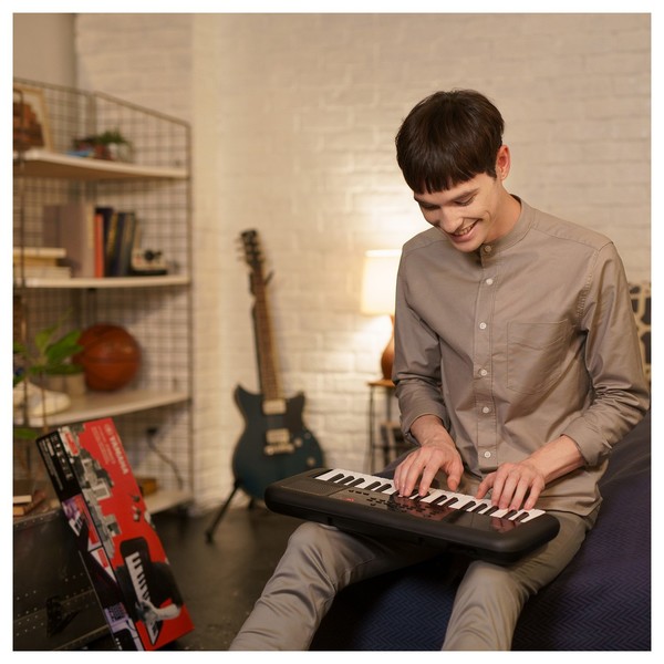 Yamaha PSS A50 Portable Keyboard, Playing