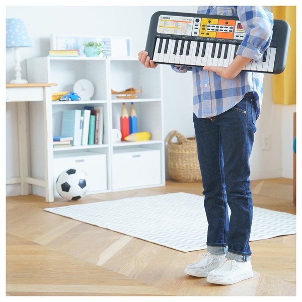 Yamaha PSS F30 Portable Keyboard, Lifestyle