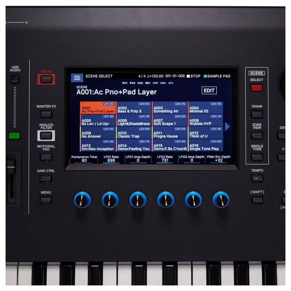 Fantom 8 Synth - Screen