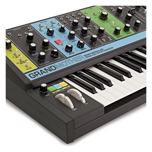 Moog Grandmother Synthesizer - Detail 3