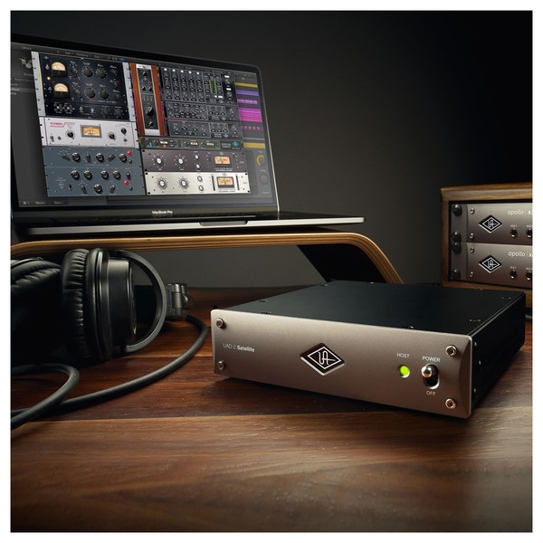 Universal Audio UAD-2 Satellite TB3 Octo Core at Gear4music