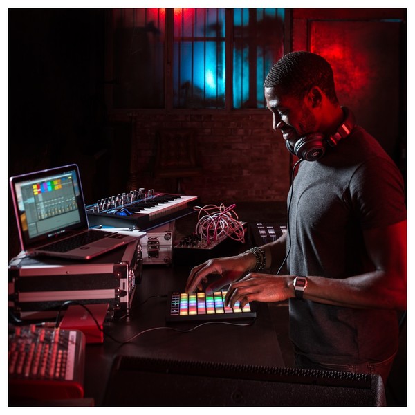 Novation Launchpad X - Lifestyle 4