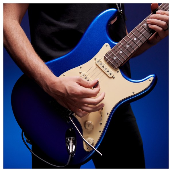 Fender American Ultra Stratocaster HSS RW, Cobra Blue at