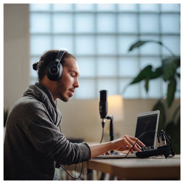 AKG K371 Closed Back Headphones, Lifestyle, Podcasting