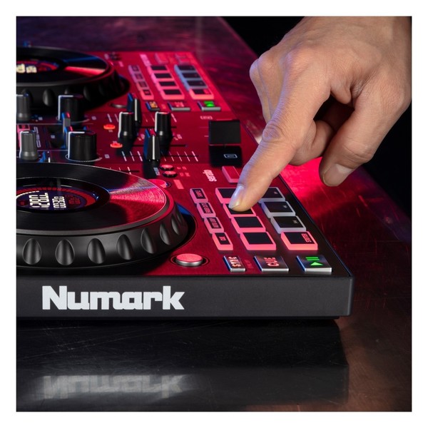 Numark Platinum FX - Lifestyle 3