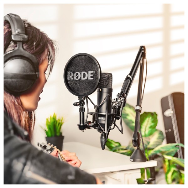 Rode NT1 Kit, Studio Condenser Microphone, Shock Mount and Pop Filter ...