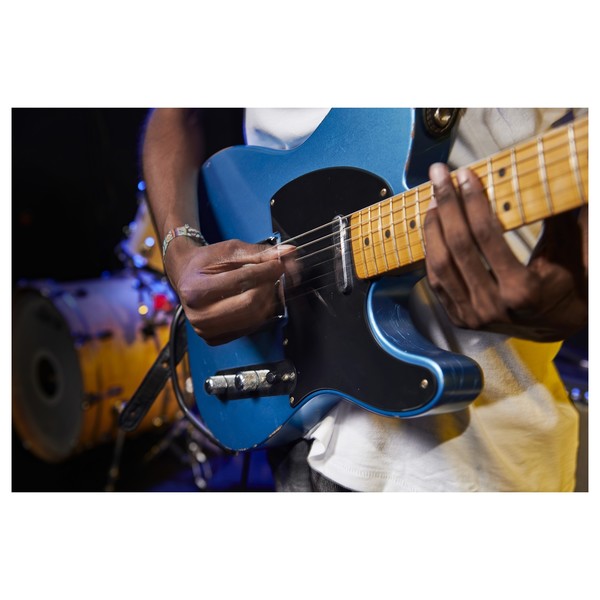 Fender Vintera Road Worn 50s Telecaster, Lake Placid Blue - strumming