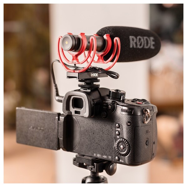 SC10 TRRS Cable - Lifestyle