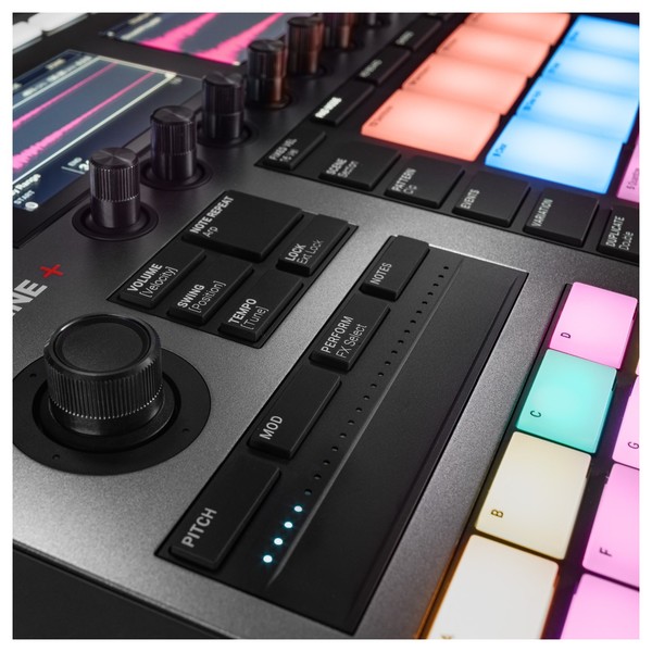 Native Instruments Maschine Plus First Look At MASCHINE+