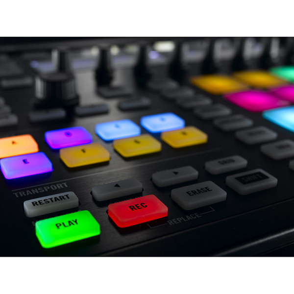 DISC Native Instruments Maschine MK2, Black at Gear4music