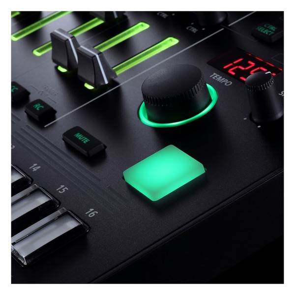 Roland AIRA TR-8S Rhythm Performer - Detail 4