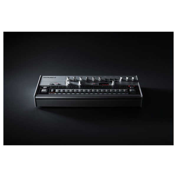 Roland Boutique TR-06 Rhythm Composer - Lifestyle 1