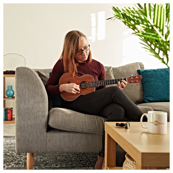 Sapele Tenor Electro-Ukulele Pack by Gear4music