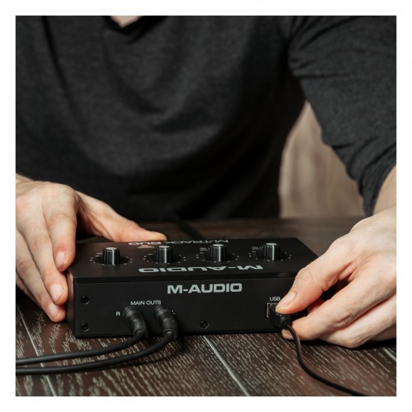 M-Audio M-Track Duo - Lifestyle
