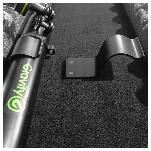 Adam Hall 87999 Fixing Clamp For 35-45mm Tubes - Lifestyle Preview