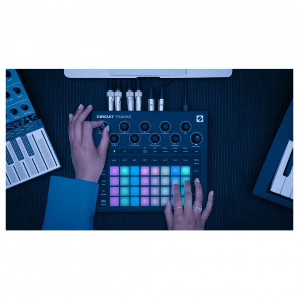 Novation Circuit Tracks - Lifestyle 2