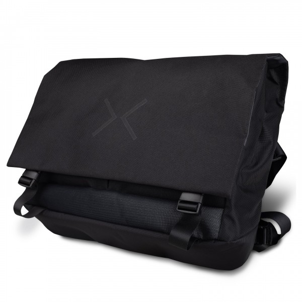 Line 6 HX Messenger Carry Bag for HX Processors - Angled View