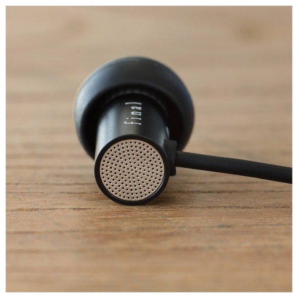 Final E2000 Earphones - Lifestyle 3